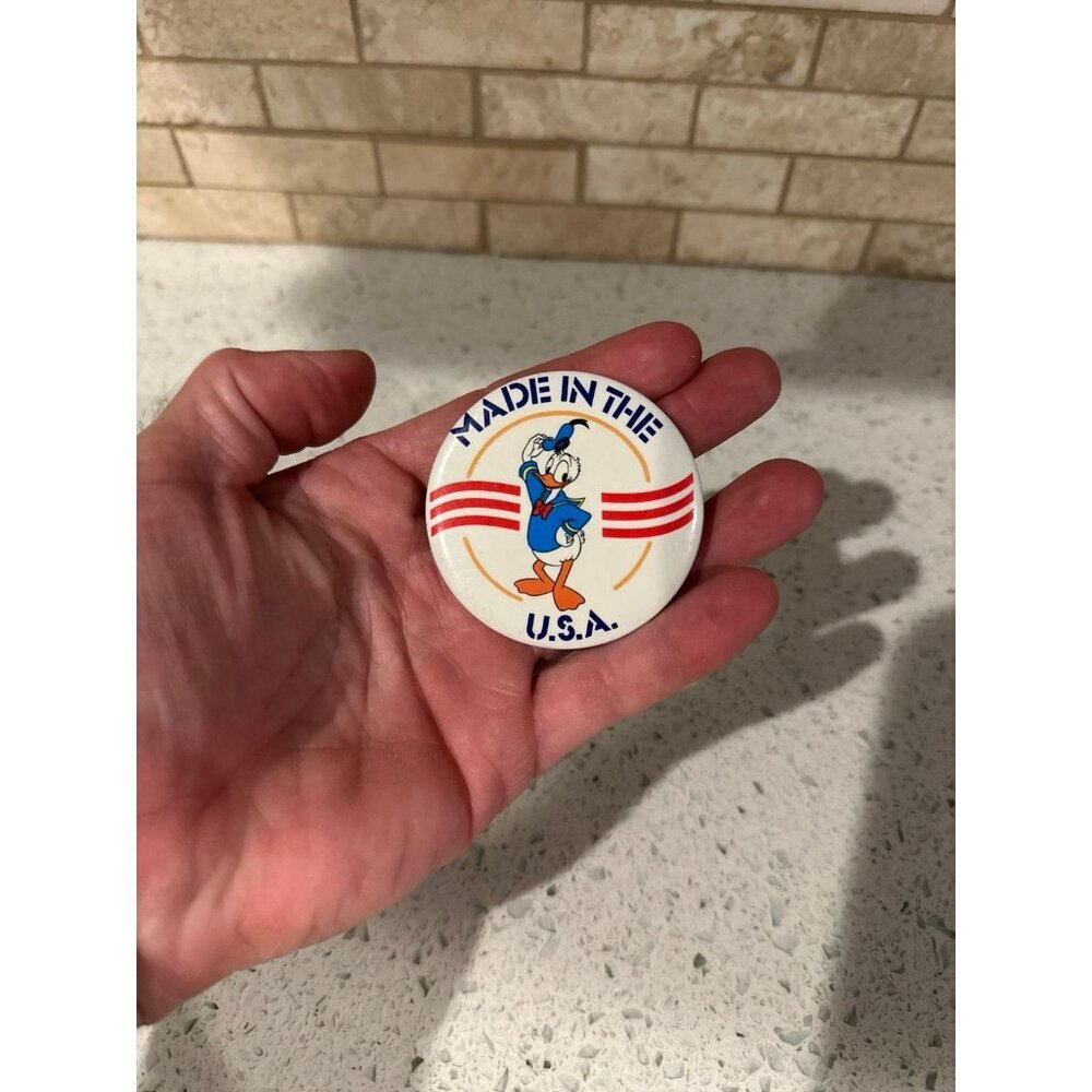 Disney button pin bundle - Picture 2 of 7